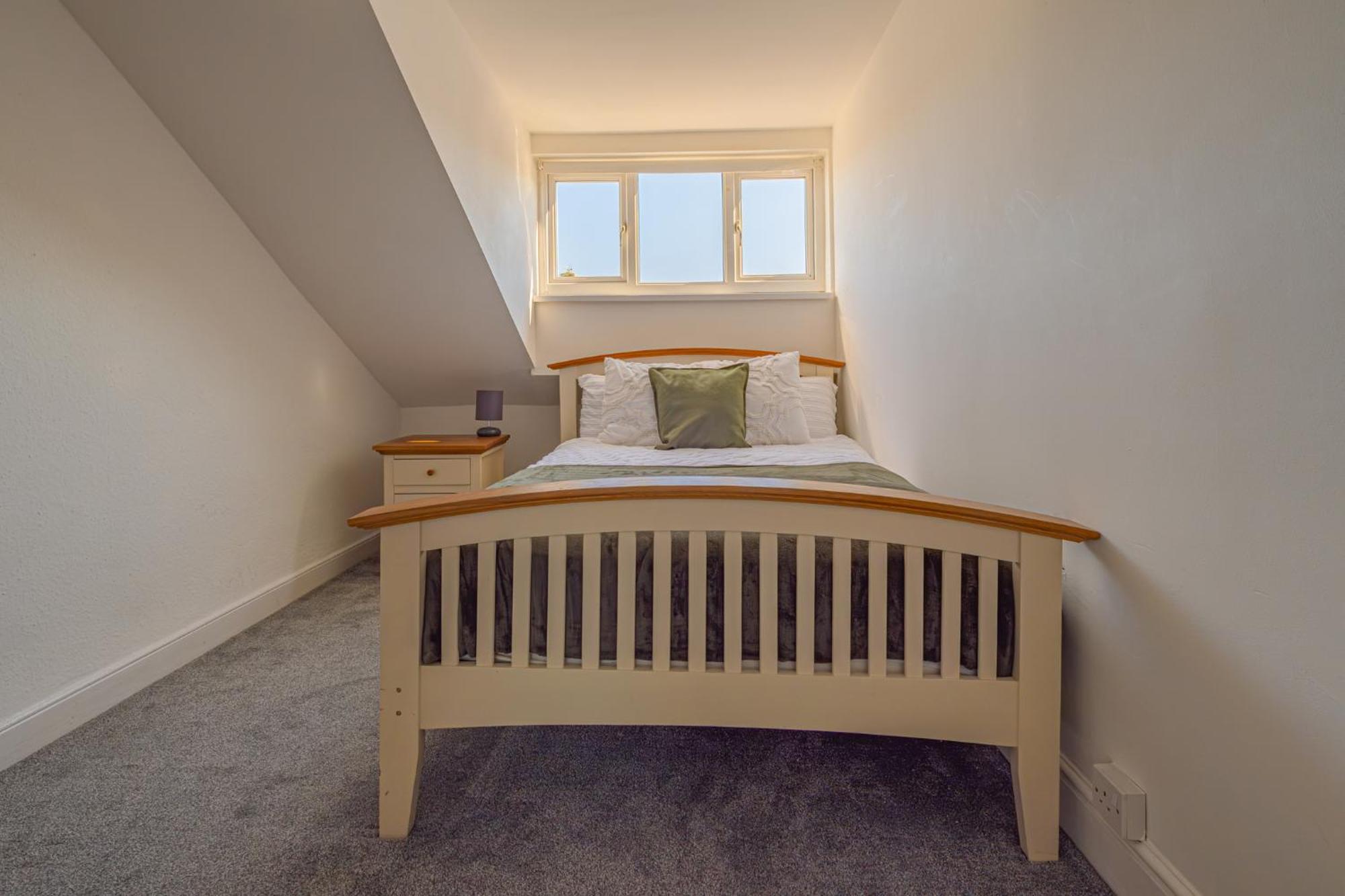 Castleview Coastal Comfort With 2 Parking Spaces Oystermouth Ngoại thất bức ảnh