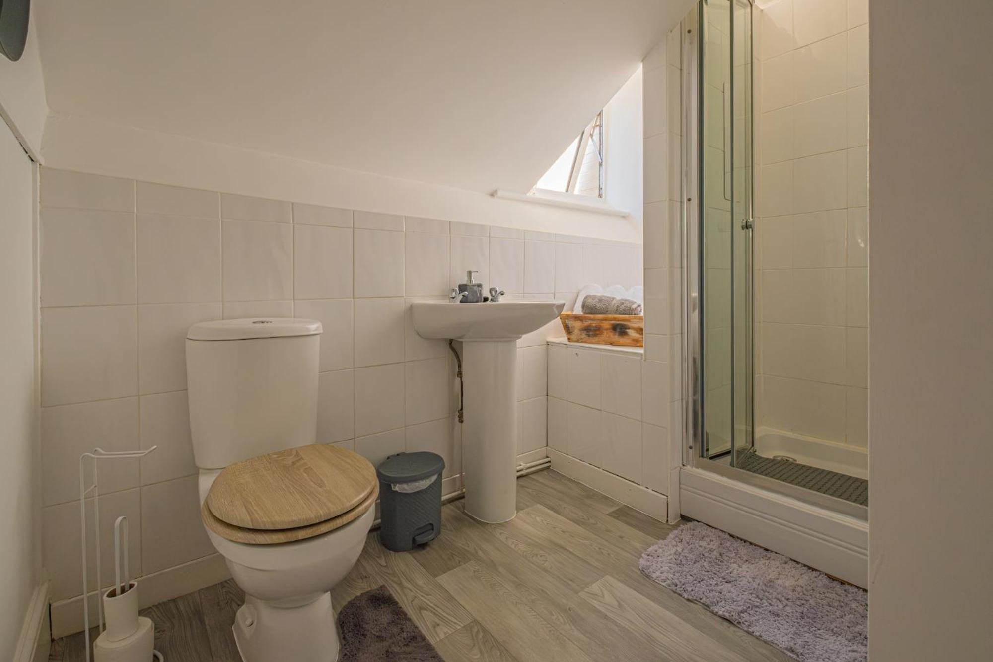 Castleview Coastal Comfort With 2 Parking Spaces Oystermouth Ngoại thất bức ảnh