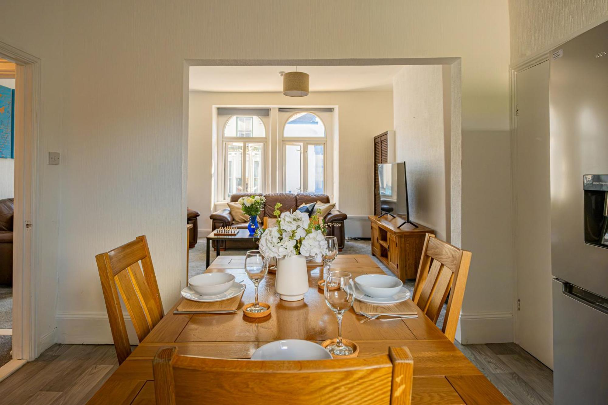 Castleview Coastal Comfort With 2 Parking Spaces Oystermouth Ngoại thất bức ảnh